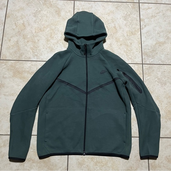 Nike Original Tech Fleece Windrunner Vintage Green Black HV0949 338 Men's Large - Picture 1 of 6